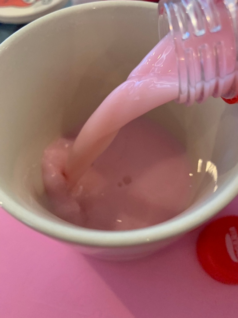 SANGARIA Mellow milk นมสดฮอกไกโดรสสตรอเบอร์รี่ ขนาด 500 ml