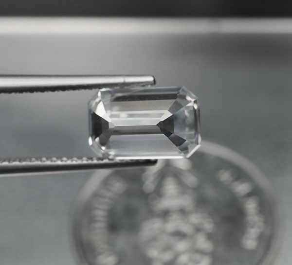 เพทายกัมพูชา 3.02 กะรัตทรงสี่เหลี่ยม