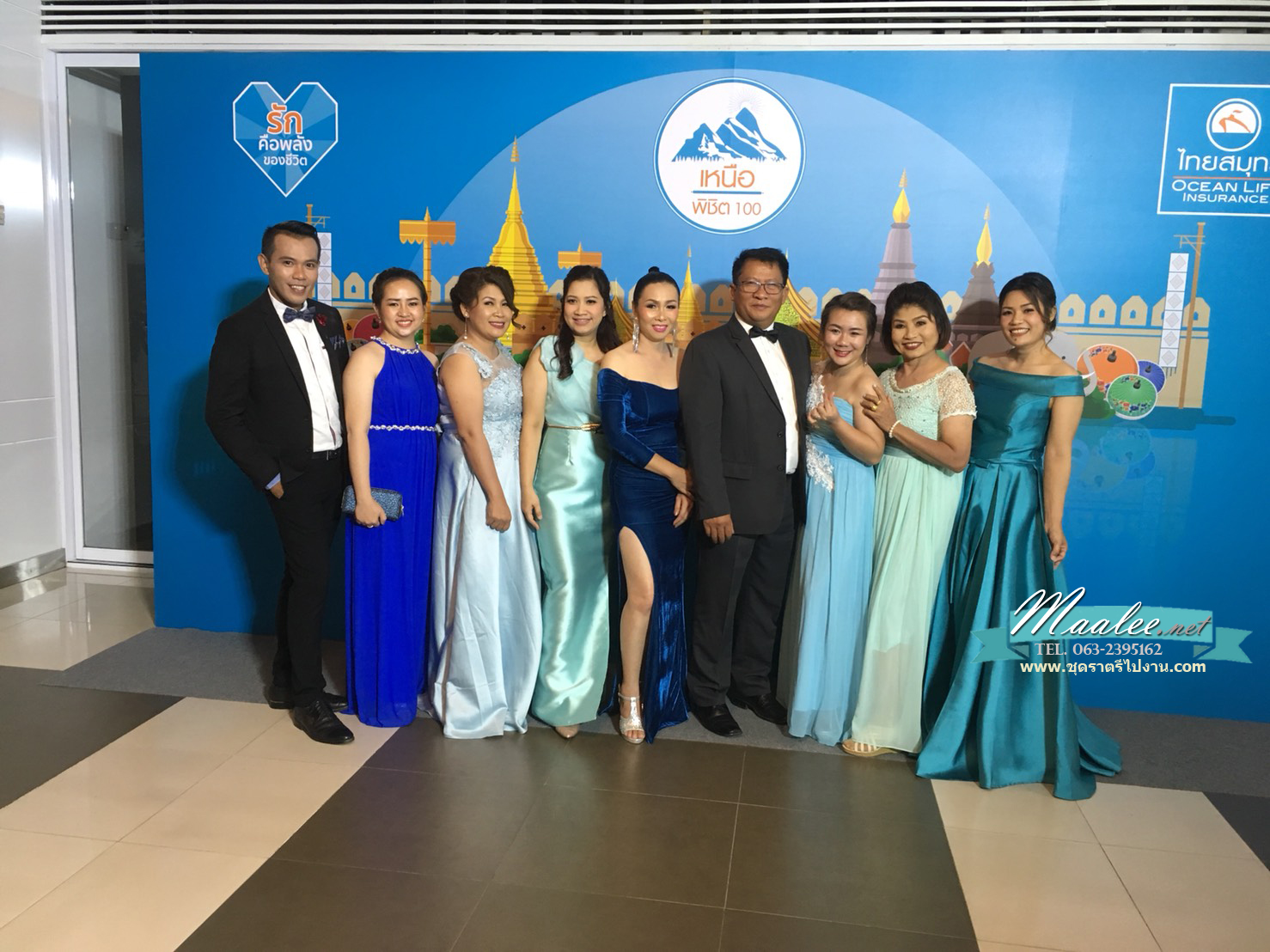 พร้อมเช่า ชุดราตรียาว แบบไหล่ปาด สไตล์วินเทจผ้าไหมดัชเชส กระโปรงทรงA แต่งโบว์2ชั้น ช่วงเอว สีเขียวน้ำทะเล (เชือกผูกหลัง)