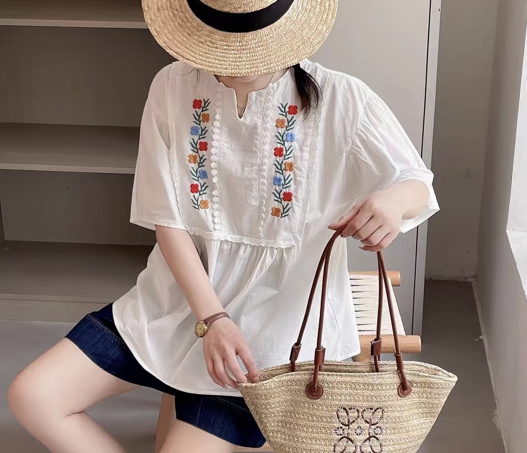 เสื้อผ้าฝ้ายลายปักแต่งลูกไม้