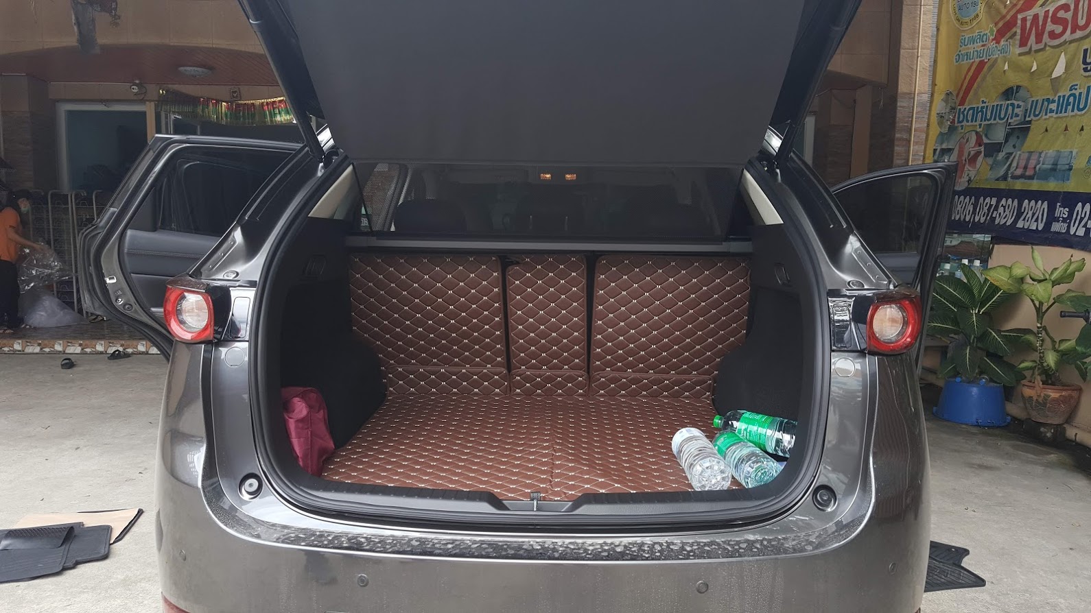 โรงงานพรมรถยนต์ สั่งตัด ปูพื้นรถ Mazda CX-5 2018-2019 สีกาแฟ เต็มคัน