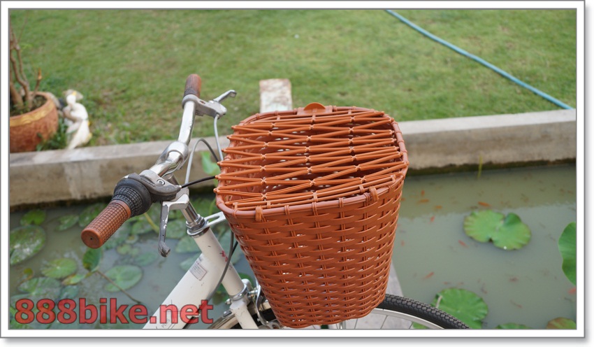 ตะกร้าจักรยาน BAKET04 สไตล์หวายเทียม พร้อมฝาปิด.มีแบบนูน ตะกร้าพลาสติก
