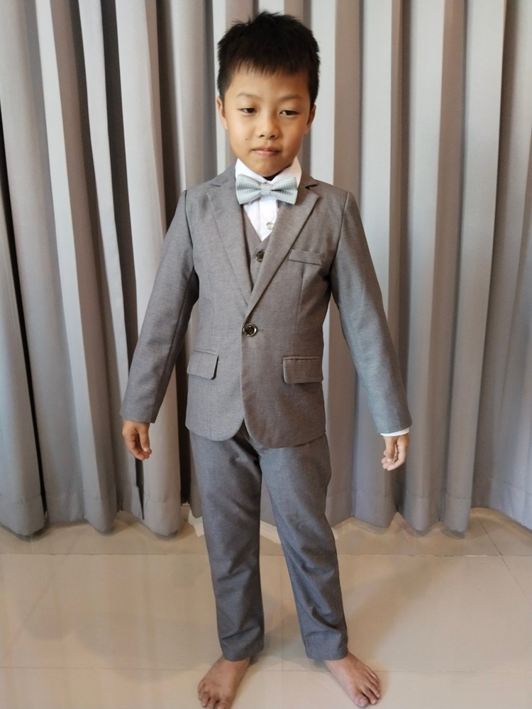 พร้อมเช่า ชุดสูทเด็กชาย สีเทา สากล ** พร้อมเช่าไซส์ 110,120,130, 140**
