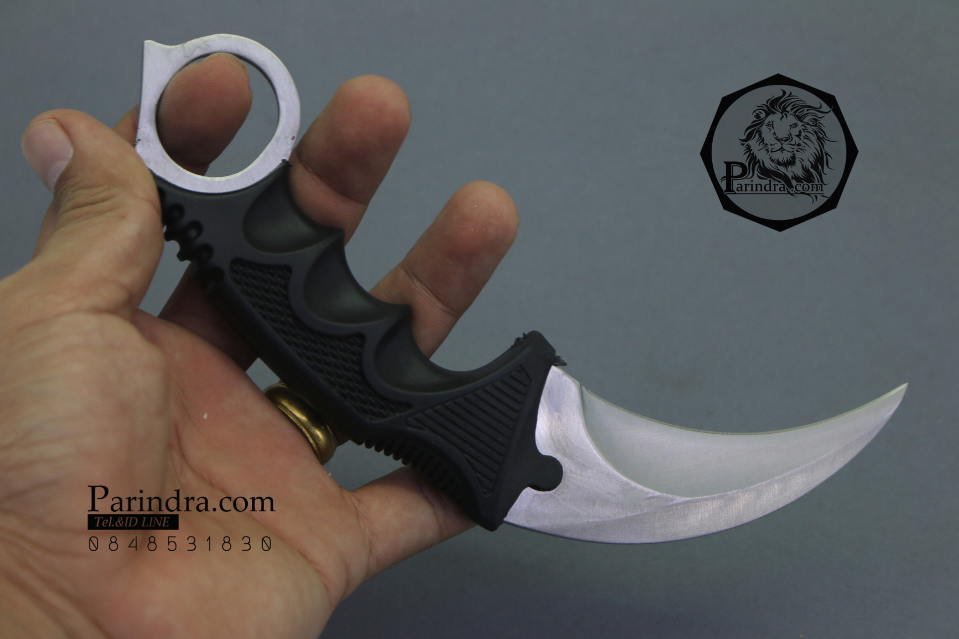 มีดคารัมบิต (Karambit) ใบสีเงิน