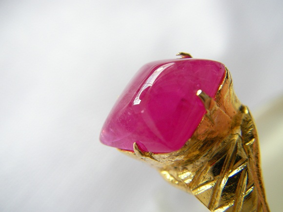 ทับทิมพม่า เนื้อแพร แดงสวย สี่เหลี่ยมข้าวหลามตัดหัวแหวนประทับใจ ขนาด 11.55 x 8.76 x 3.08 มม. นน. 3.11 ct. ราคาโทรถาม