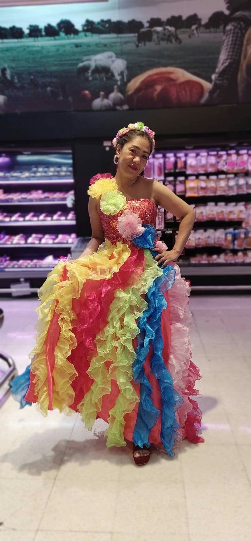 พร้อมเช่า ชุดแฟนซียาว ไหล่เดียว สีรุ้ง ระบายฟูสวย ไหล่เดียว (ซิปหลัง)