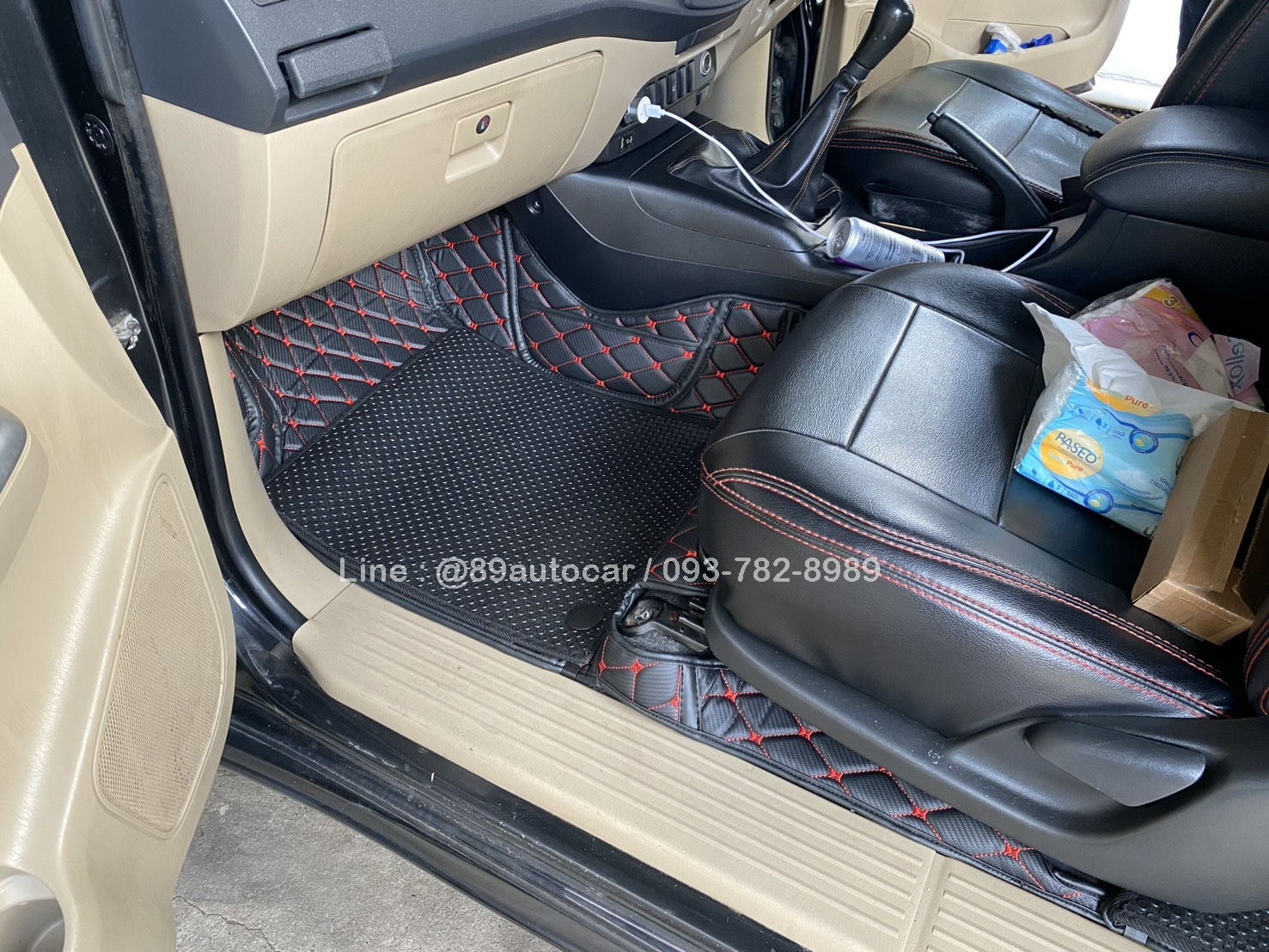 พรมรถยนต์ Toyota Vigo Cab ปูพรมVVIP สีดำด้ายแดง เคฟล่า + กระดุมเล็ก PVC แท้ สีดำ