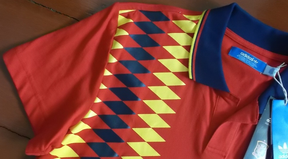 เสื้อฟุตบอล ทีมชาติสเปน ชุดเหย้า เรโทร ชุดลุยศึกฟุตบอลโลก 1994 ใหม่ M-Size / SPAIN Football Shirt Retro Home Kit World Cup 1994 Jersey NEW M-Size