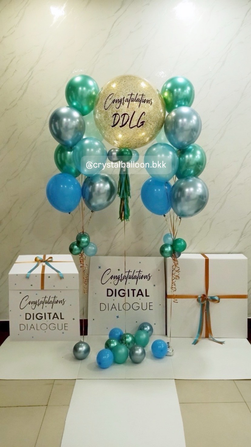 Surprise Box กล่องเซอร์ไพรส์แสดงความยินดี Bubble ขนาด 24" กลิตเตอร์สีทอง ,ลุกโป่งช่อ 7 ลูก 2 ช่อ พร้อมตกแต่ง สามารถใส่รูปได้ 4 ใบ สามารถเปลี่ยนสีลูกโป่ง/เปลี่ยนข้อความได้