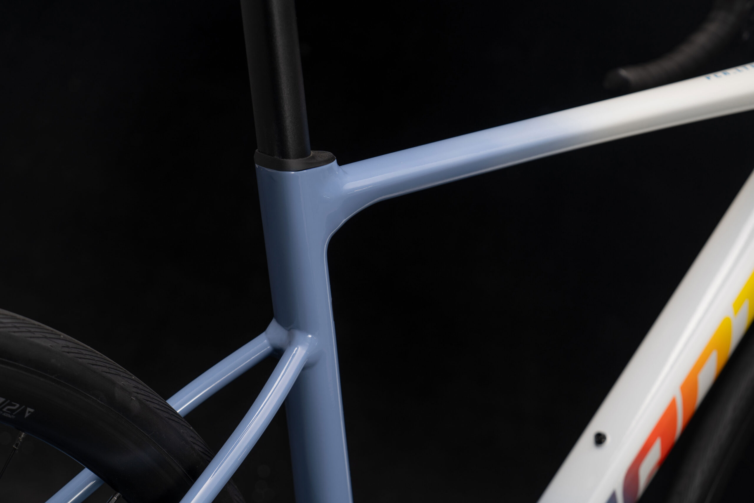 จักรยานเสือหมอบ GIANT PCR LTD 2 ปี 2026 | Shimano Tiagra 2×10 สปีด | ดิสก์เบรกไฮดรอลิก | 8.9 กก.