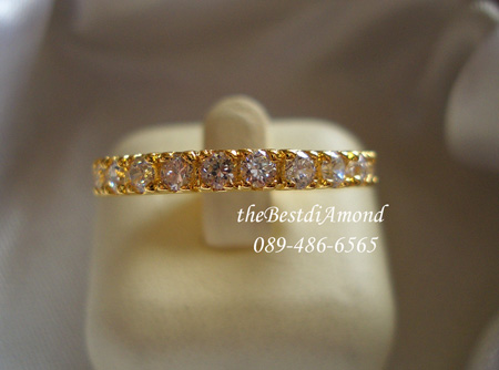 BR515+++แหวนแถวเพชรล้อมวง+++ดูดี มากๆๆๆ แหวนแถววงนี้สวยจริงๆนะคะ เป็นแหวนทรงที่ทันสมัยมากๆๆ ไม่มีout เลย สวยหรูด้วยเพชรล้อมรอบวง ฝังหนามเตยไม่ใหญ่มาก