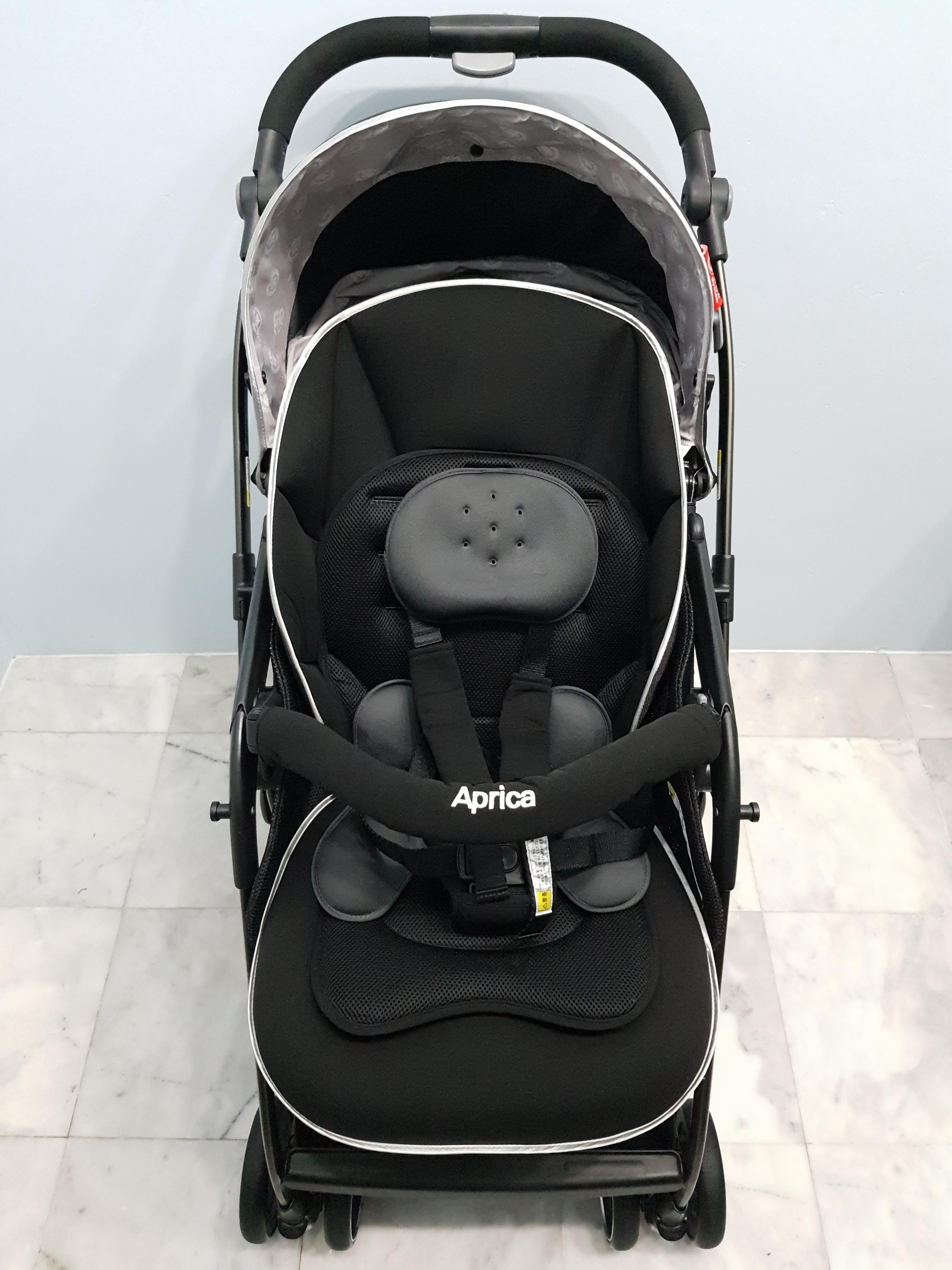 Aprica Optia สีดำ