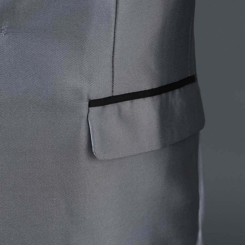 พร้อมเช่า ชุดสูทชาย สีเทาเงิน Metallic Silver