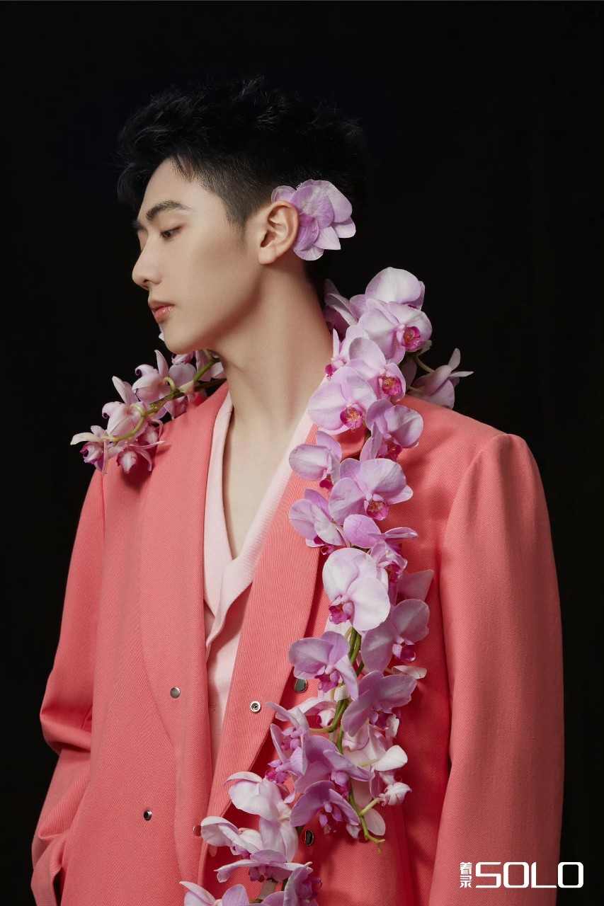 นิตยสาร 着录 SOLO 2023 เยียนสวี่เจีย +โพลารอยด์ 5 ใบ