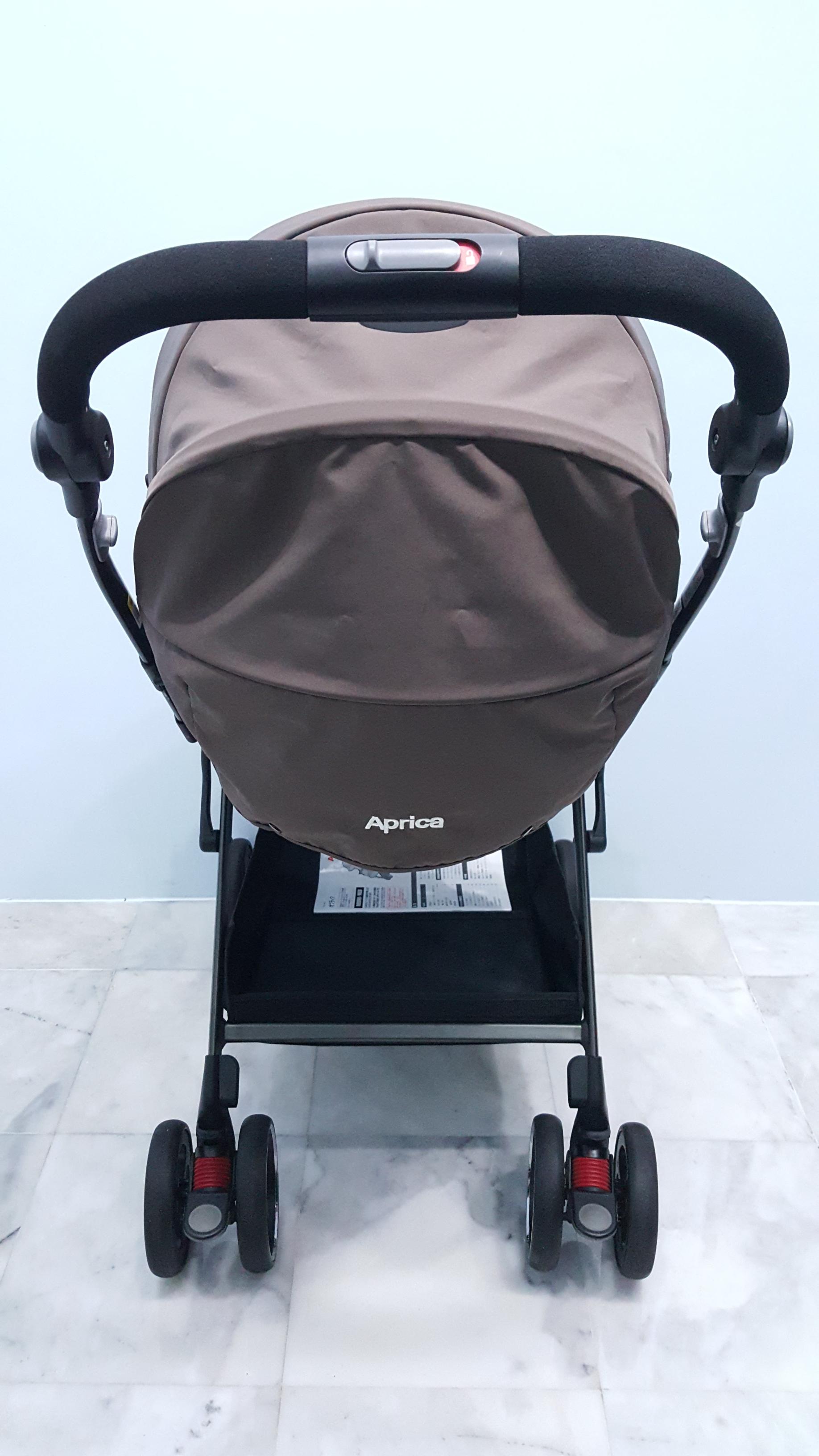 Aprica Optia สีน้ำตาล