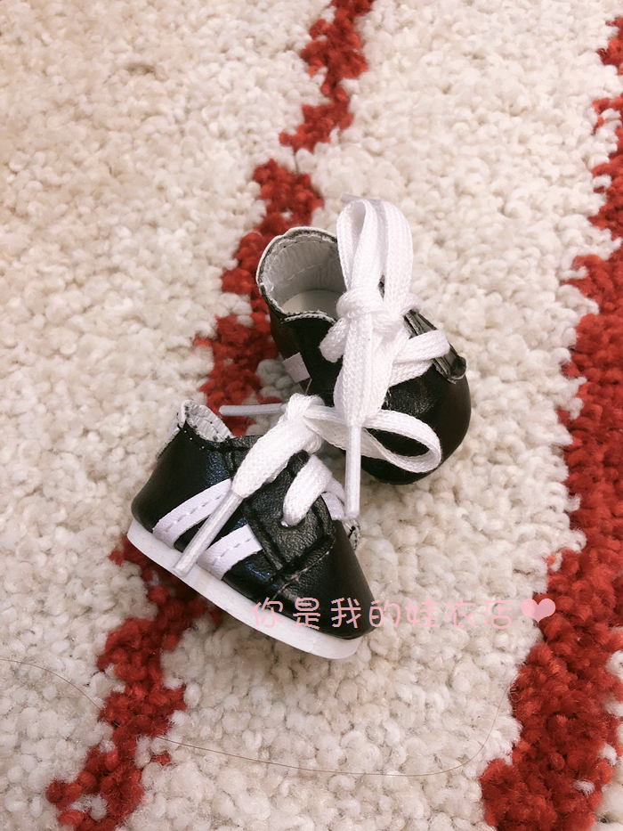 รองเท้าคาดแถบ สำหรับตุ๊กตา 20 cm.