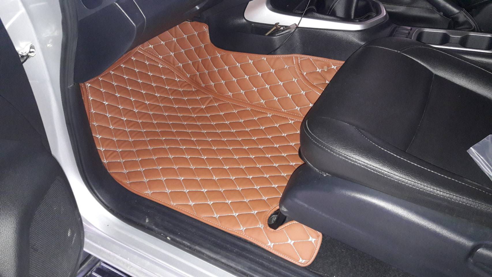 พรมรถยนต์ Nissan Navara Cab 2015-2020 เข้ารูป