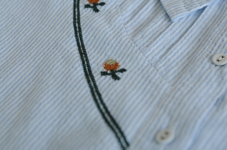 เสื้อผ้าฝ้ายลายริ้วลายปัก