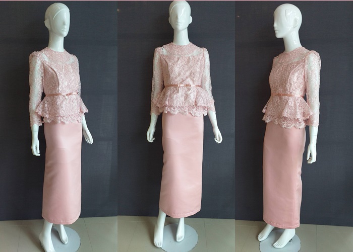 พร้อมเช่า ชุดไทยคุณแม่ เสื้อลูกไม้ ผ้าซิ่น แยกชิ้น เรียบหรู สีชมพูสวยหวาน