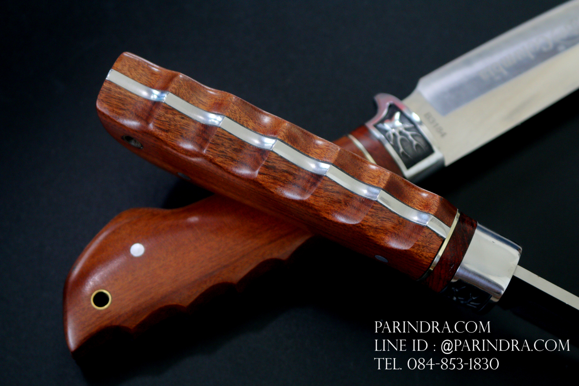 มีด Columbia A3184 ด้ามไม้คลาสสิค ขนาด 11 นิ้ว การ์ดลายกวาง