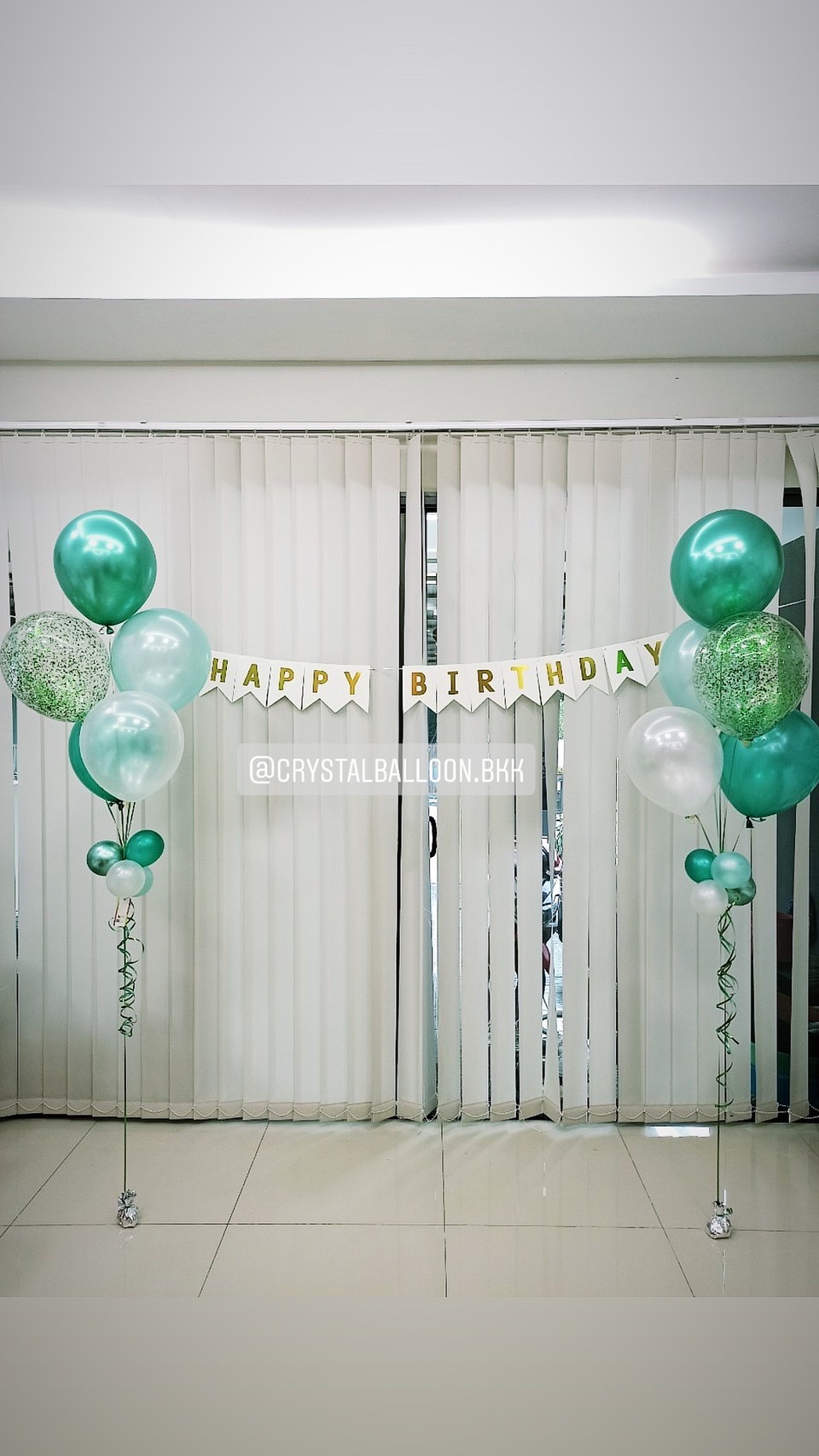 ลูกโป่ง วันเกิด ช่อลูกโป่ง ช่อ 5 ลูก 2 ช่อ Theme สีขียว พร้อม ป้ายธง Happy Birthday,ลูกโป่งใส ใส่กลิตเตอร์ พร้อมตกเเต่ง สามารถเปลี่ยนสีลูกโป่ง/เปลี่ยนสี-ป้ายธงได้