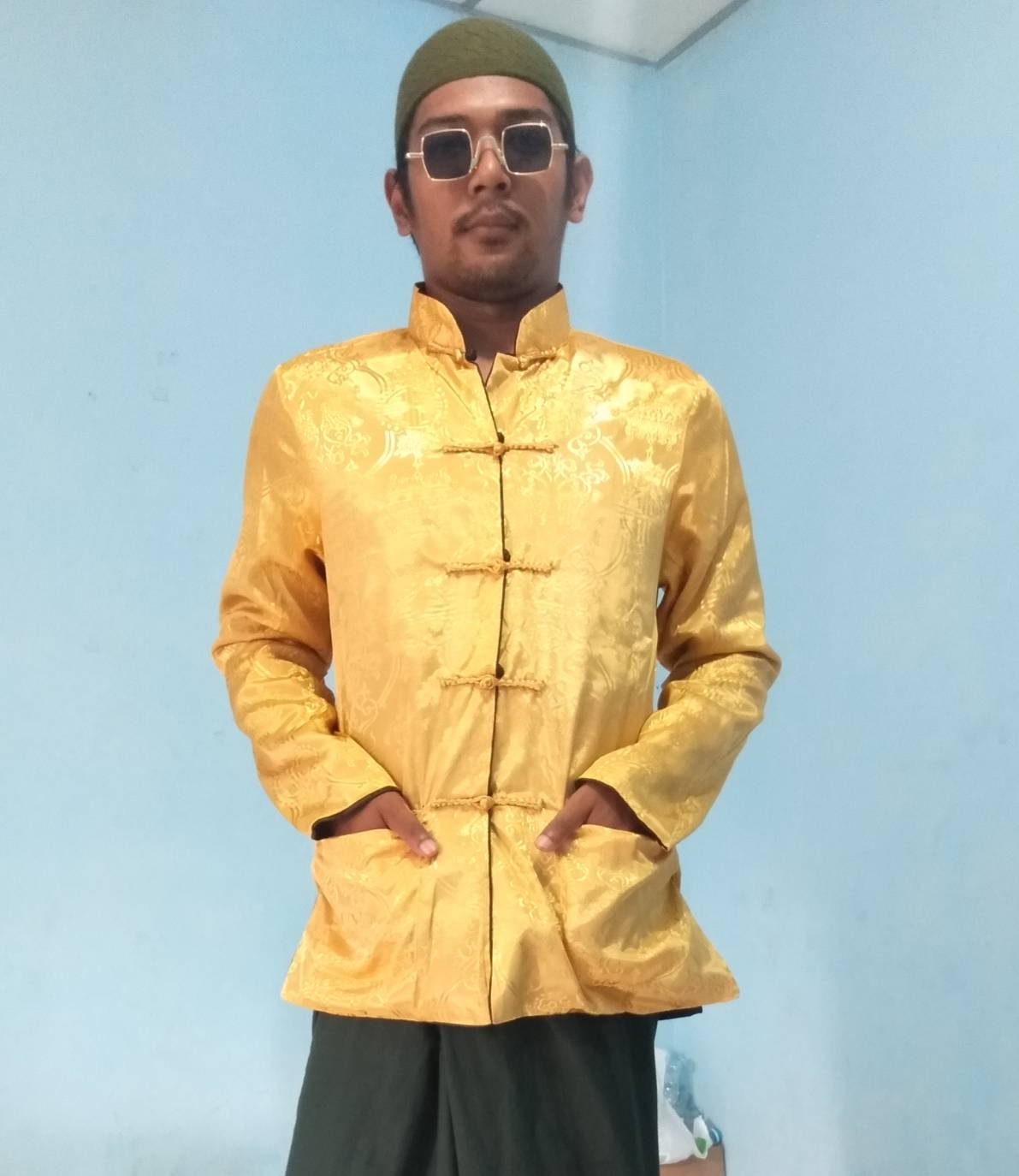 Preorder ชุดจีน ชาย เสื้อผ้าแพร สีทอง / ดำ ใส่ได้สองด้าน