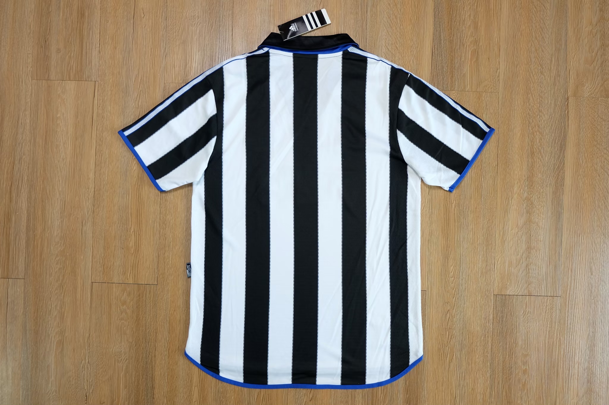 Newcastle 2000/01 Home Retro Jersey เสื้อบอลย้อนยุคนิวคาสเซิล NTL