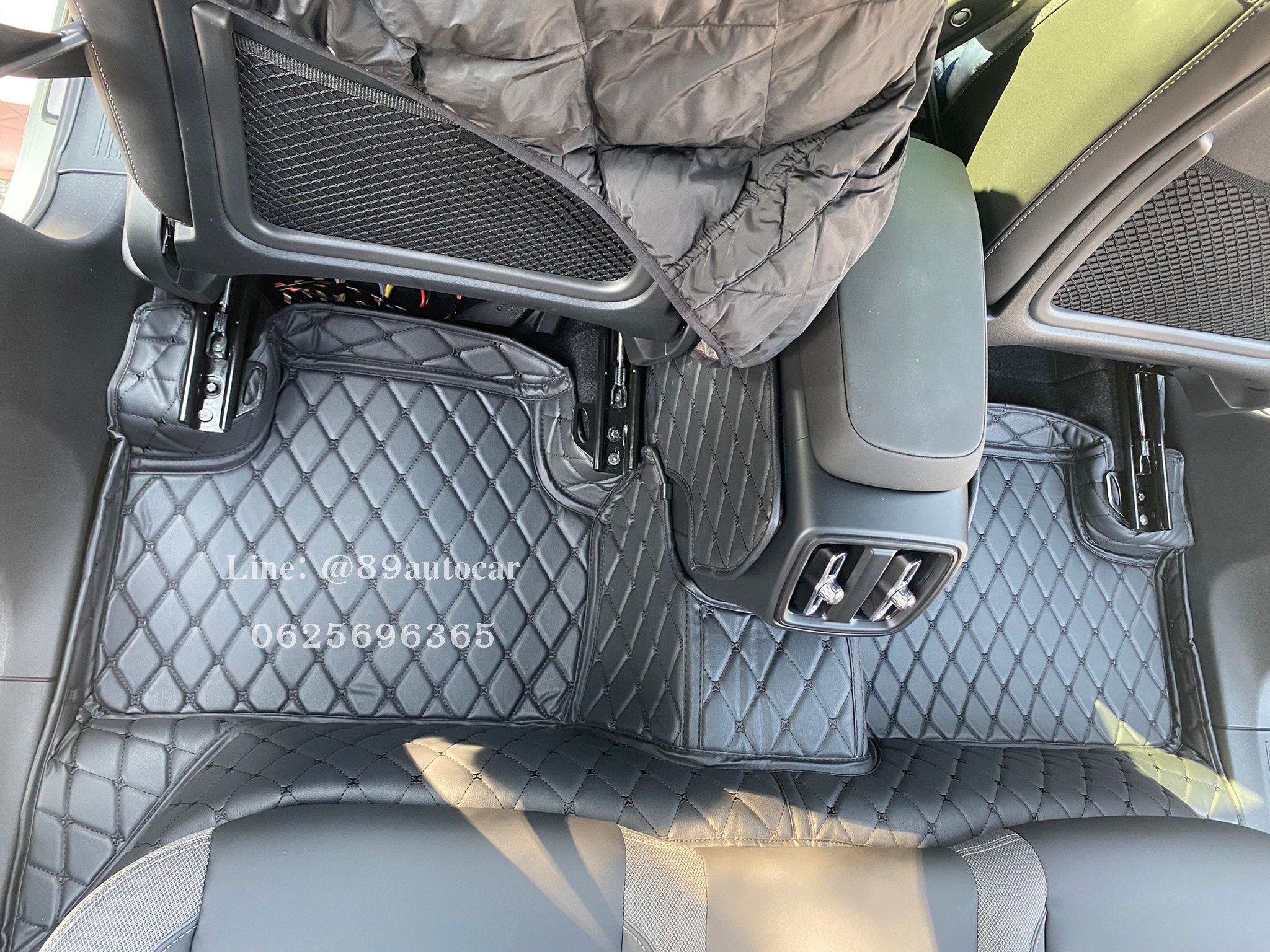 พรมปูพื้นรถยนต์ Volvo XC40 2023 ปูพรม6D สีดำด้ายดำ เต็มคัน