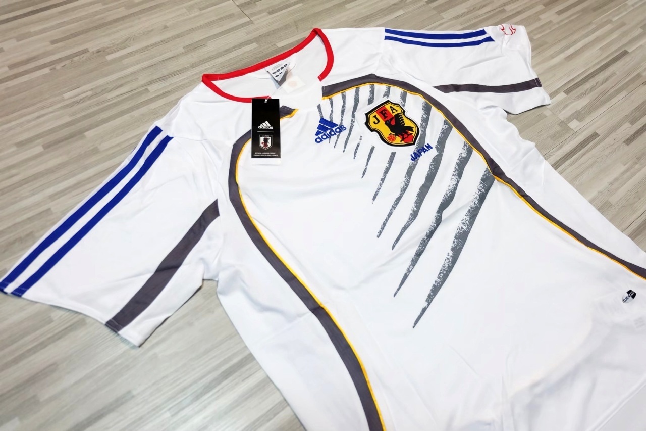 Japan 2006 Away Vintage Jersey เสื้อทีมชาติญี่ปุ่น เสื้อบอลทีมชาติญี่ปุ่น เสื้อญี่ปุ่นย้อนยุค
