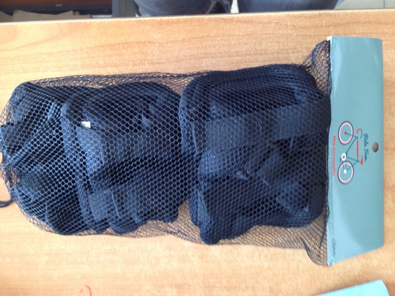 SPORT PROTECTION สนับเข่าและข้อศอก (สีดำ, ดำ/แดง และดำ/ฟ้า) SIZE M