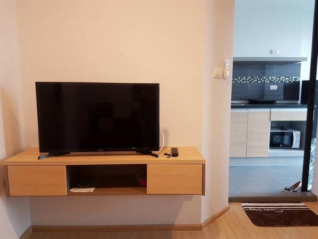 ให้เช่าคอนโดดิ เอ็กเซล คูคต ตึก B 28 ตรม.วิวสระ เฟอร์ครบ แอร์2 ตัว มีเครื่องซักผ้า พร้อมอยู่ ตรงข้ามโลตัส