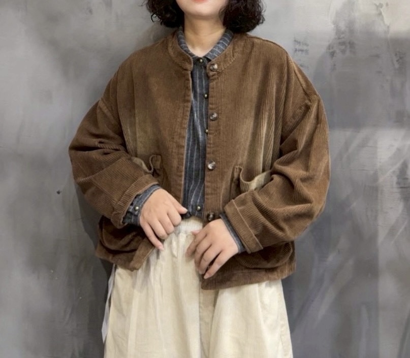 แจ็คเก็ตผ้าลูกฟูกแต่งกระเป๋าทรงโอเวอร์ไซส์