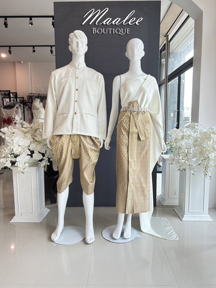 เช่า ชุดไทย ชุดเพื่อนเจ้าสาว ชุดไทยผ้าถุงสีเทาชาทอง สไบสีครีม