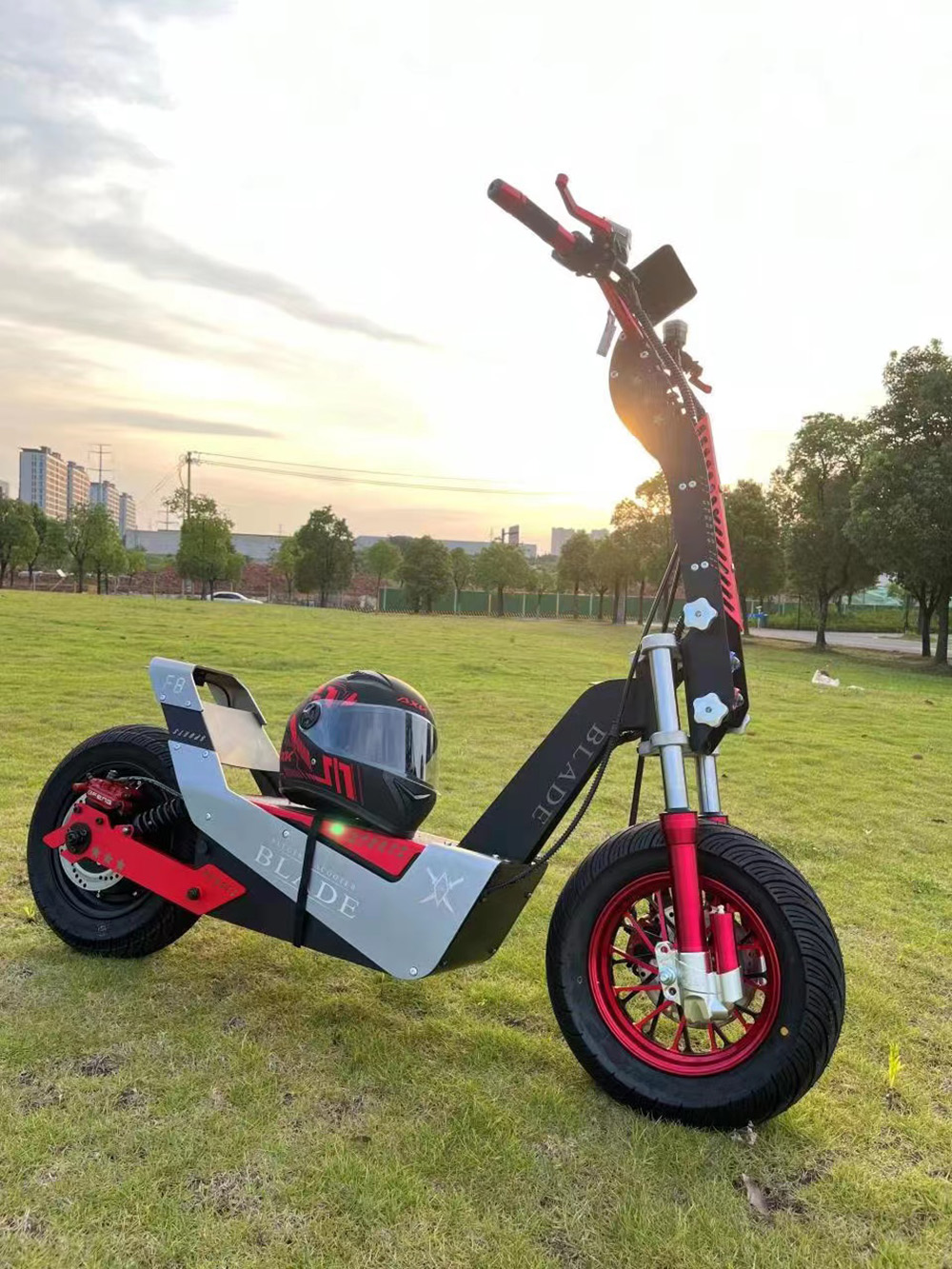 สกู๊ตเตอร์ไฟฟ้า VICAN V-F8 BLADE ยาง OFF-ROAD 13 นิ้ว Electric Scooter 4000W Dual Motor 70V