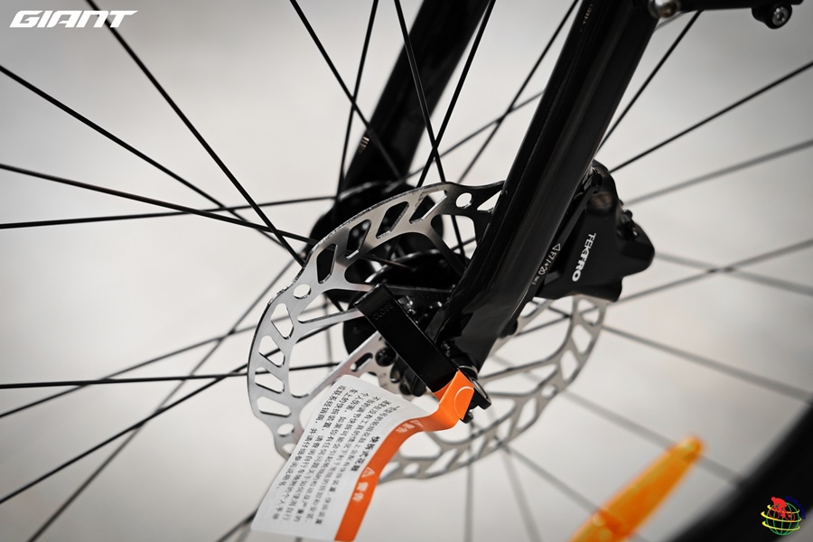 จักรยาน GIANT ESCAPE 2 CITY DISC 2x8สปีด ดิสน้ำมัน พร้อมตะแกรงท้ายและบังโคลน, Giant NEW 2024