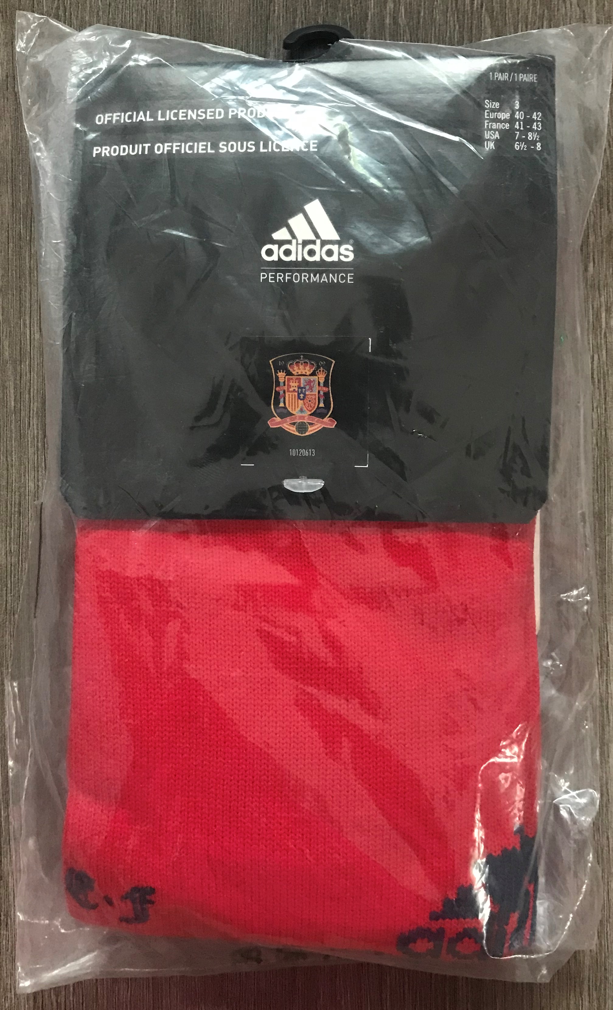 ถุงเท้าฟุตบอล ทีมชาติสเปน ชุดเหย้า ชุดลุยศึกฟุตบอลโลก 2010 ใหม่ Size 3 (UK 6.5-8) / SPAIN Football Socks Home Kit World Cup 2010 Jersey NEW Size 3 (UK 6.5-8)