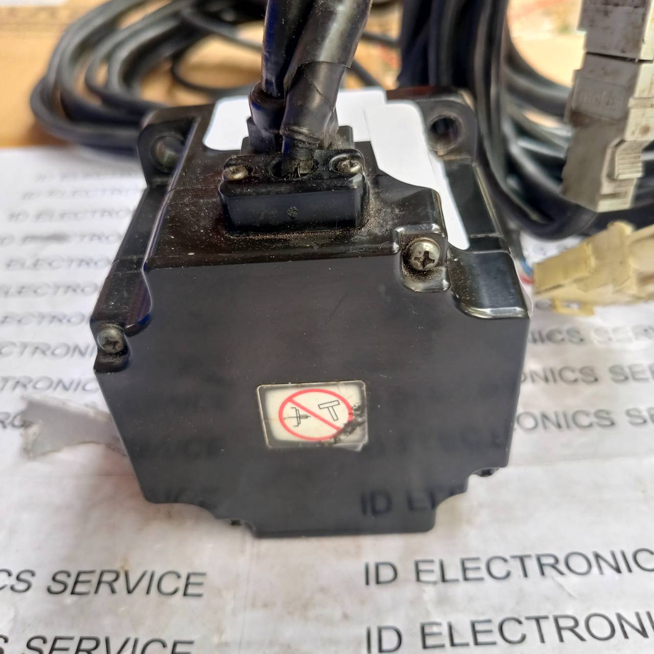 R88M-WP20030T SERVO MOTOR " OMRON "