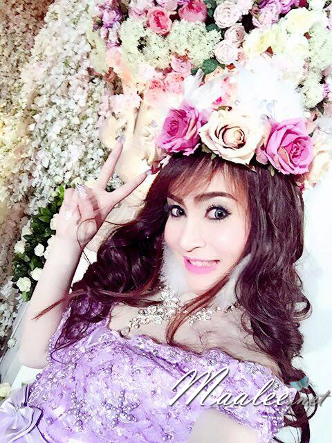 พร้อมส่ง ชุดราตรียาว แบบไหล่ปาด ช่วงอกแต่งเลื่อมปักมุกสวยหรู + โบว์ช่วงเอว กระโปรงตาข่ายนิ่ม สีม่วง (เชือกผูกหลัง)