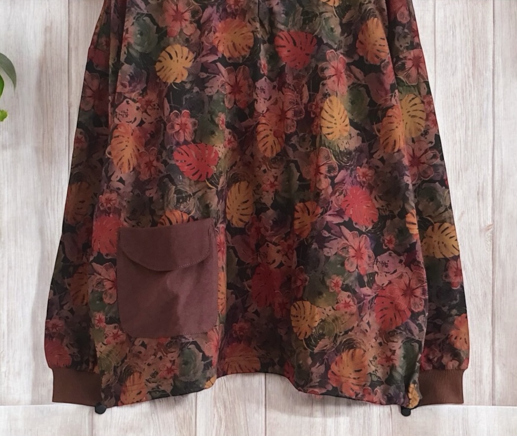 เสื้อฮู้ดลายใบไม้โทนอบอุ่น🍂แต่งกระเป๋า