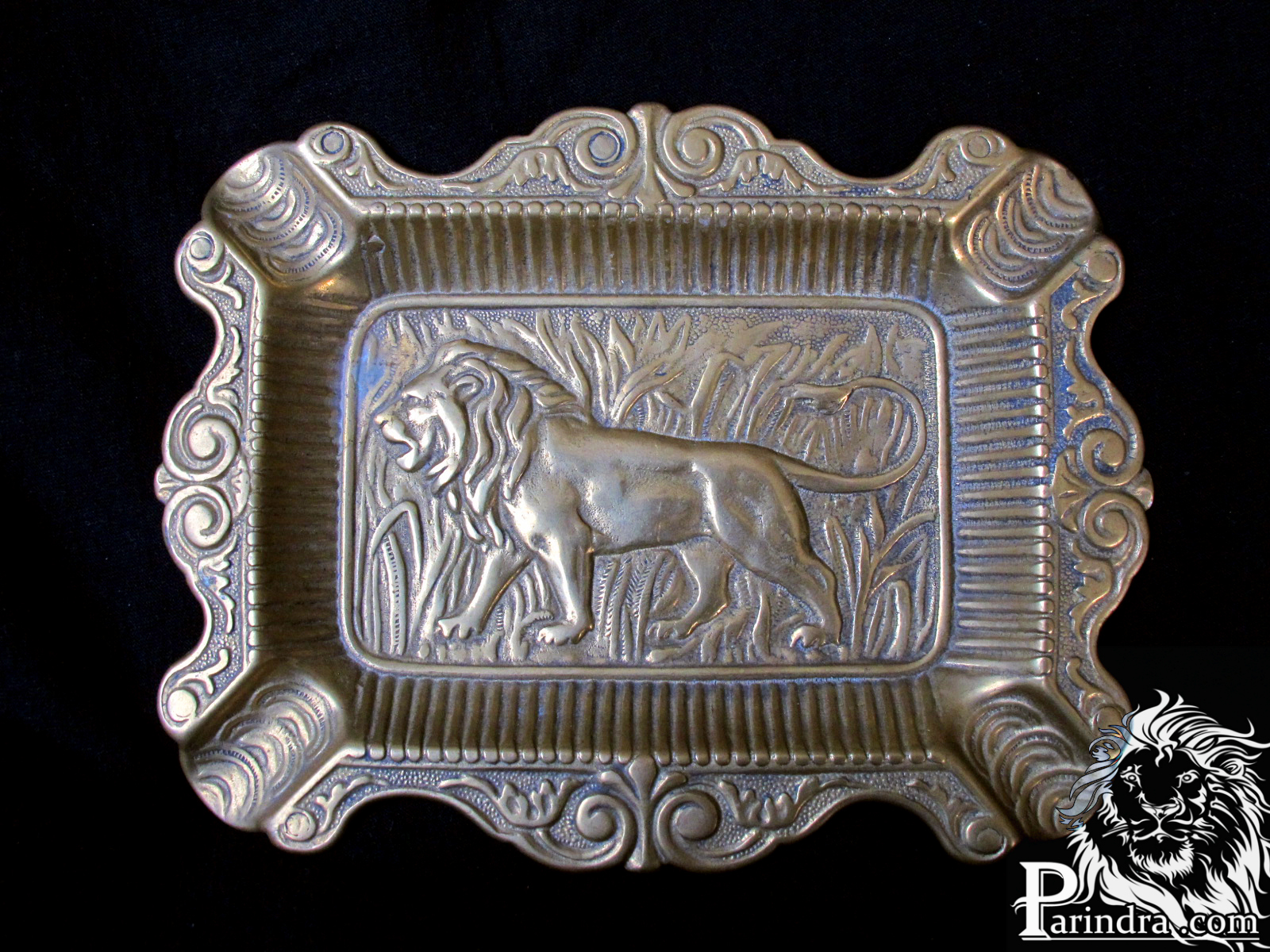 ถาดเขี่ยบุหรี่งานเก่าลายสิงโต งานนอกโรมาเนีย