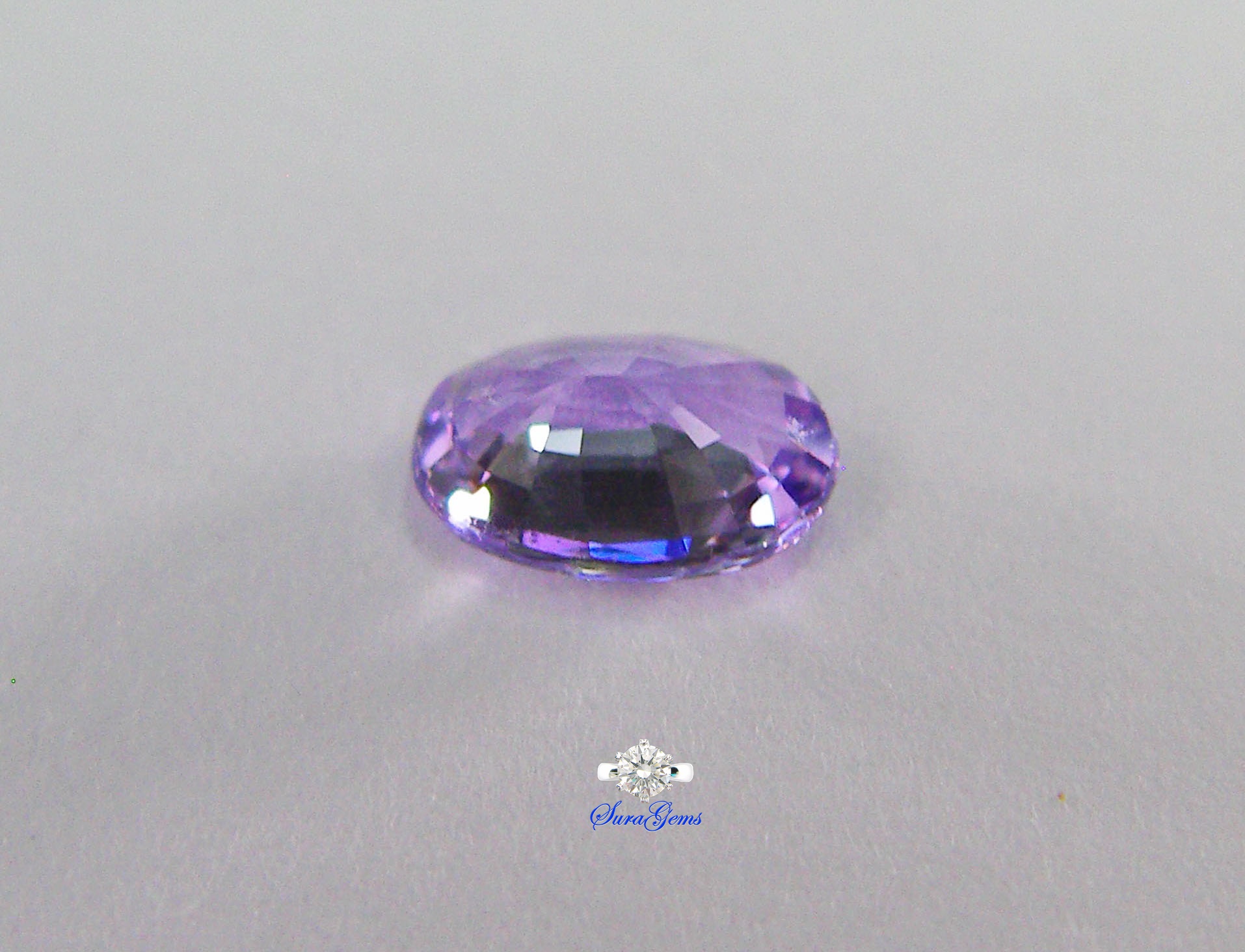 ชมพูม่วงแซฟไฟร์ ! ดิบ Pink Purple Sapphire 粉紫色藍寶石未加熱 weight 0.55 ct. Clarity VS .