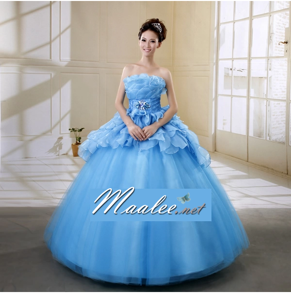 พร้อมเช่า ชุดแฟนซี ชุดราตรียาว สีฟ้า เกาะอก แต่งระบาย กระโปรงพองสวย ซิปหลัง