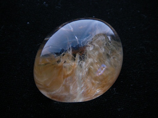 QU0006 QUARTZ โป่งข่ามแก้วใส แก้วเข้าแร่ แพรใหมเงิน แพรใหมทอง ห่อหุ้มทรัพย์ แก้วใสสวยสะอาด size 19.93x15.62x8.14 mm. QUARTZ จากพม่า