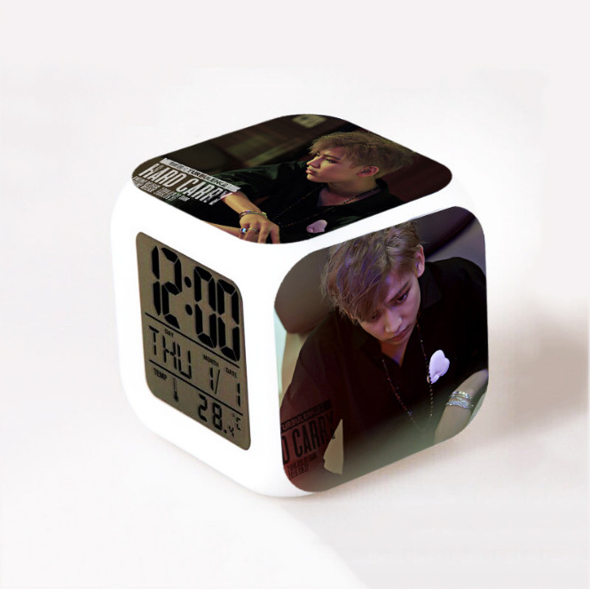 นาฬิกาดิจิตอลลูกเต๋า GOT7 Hard Carry