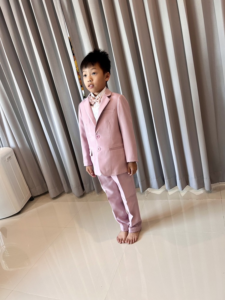 พร้อมเช่า ชุดสูทเด็กชาย สีชมพู 2 กระดุม งานตัด
