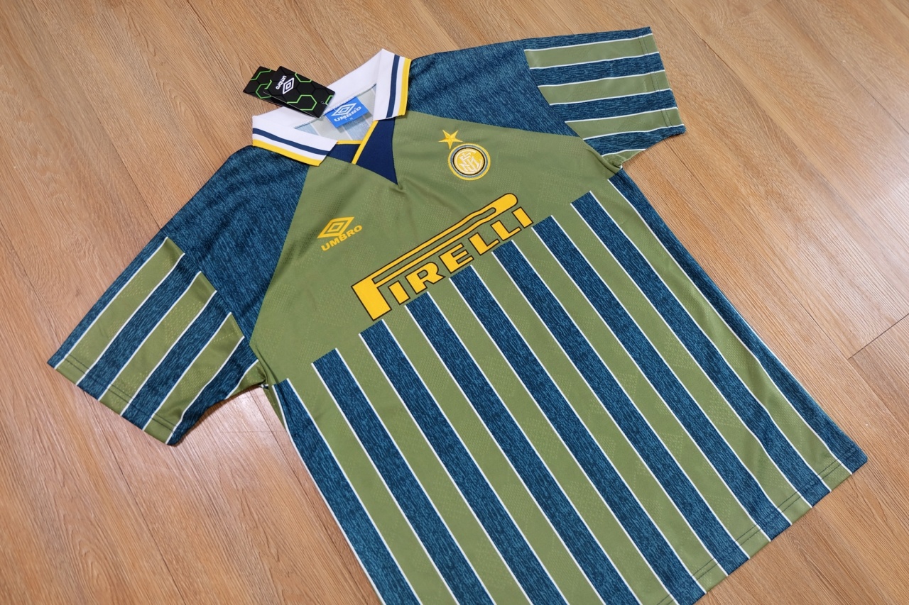 Inter Milan 1995/96 Away Vintage Jersey เสื้อบอลย้อนยุค เสื้ออินเตอร์มิลานย้อนยุค Pirelli