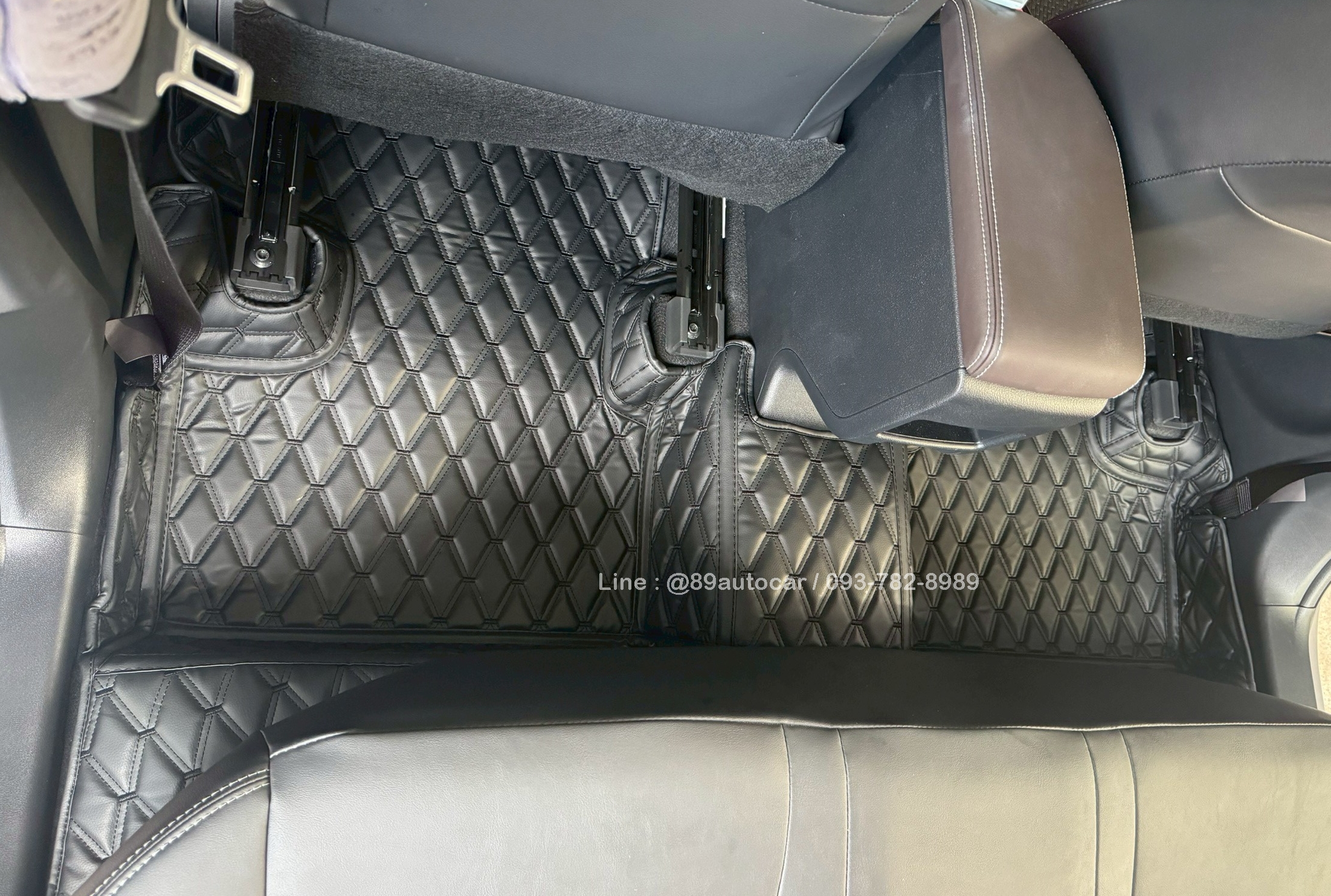 พรมปูพื้นรถยนต์ Toyota Yaris Ativ 2024 พรมVVIP ด้ายคู่ สีดำด้ายดำ + ท้าย เต็มคัน