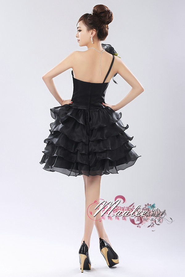 พร้อมเช่า ชุดแฟนซี ชุดราตรีสั้น กระโปรงระบาย ผ้าแก้ว แต่งดอกไม้สวยหวาน สีดำ (เชือกผูกหลัง)