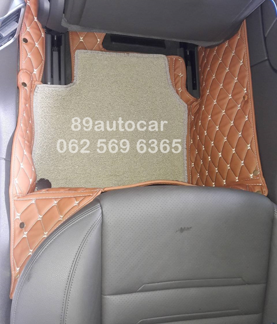 โรงงานผลิตพรมรถ Porsche Panamera 2019 ปูพรม7D สีน้ำตาลเข้ม + ไวนิลดักฝุ่นสีครีม เต็มคัน