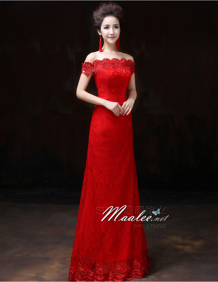 พร้อมเช่า ชุดราตรียาว แบบปาดไหล่เซ็กซี่ เข้ารูป ทรงหางปลา สีแดง ผ้าลูกไม้ แต่งเลื่อมสุดหรู (เชือกผูกหลัง)